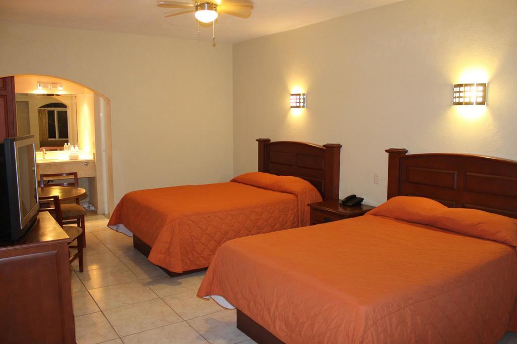 Hotel Real Posada Манзанило Екстериор снимка