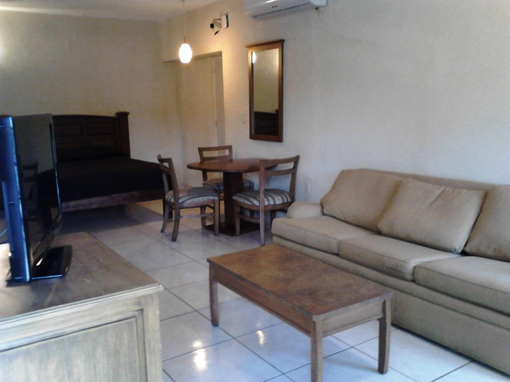 Hotel Real Posada Манзанило Екстериор снимка