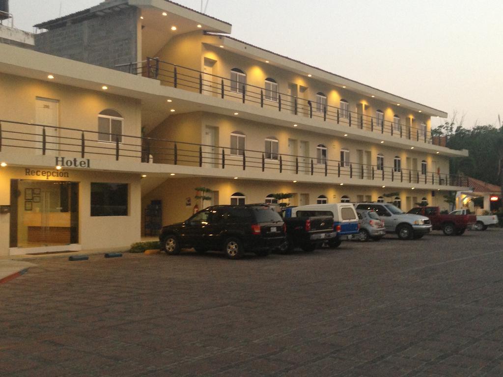 Hotel Real Posada Манзанило Екстериор снимка